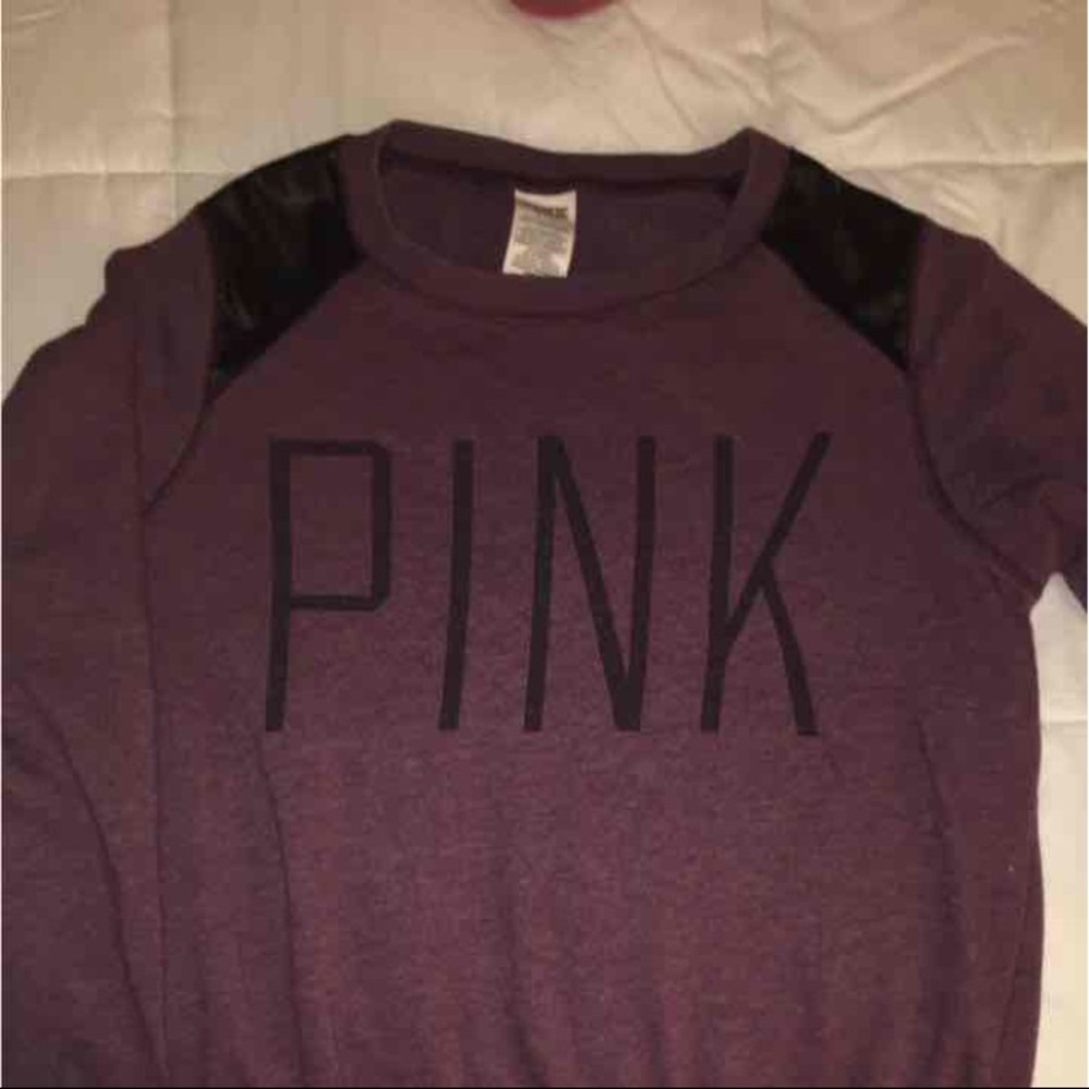 Small PINK Victoria Secret Sweater. - Picture 1 of 4